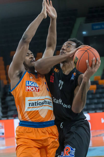 员的出色发 员的出色发