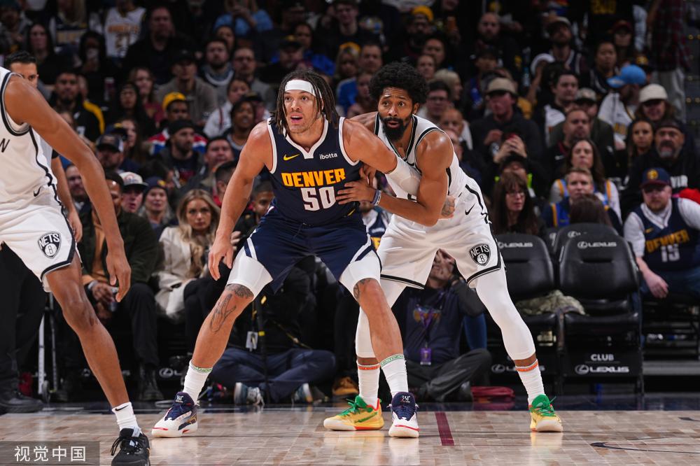 使队员们在 使队员们在